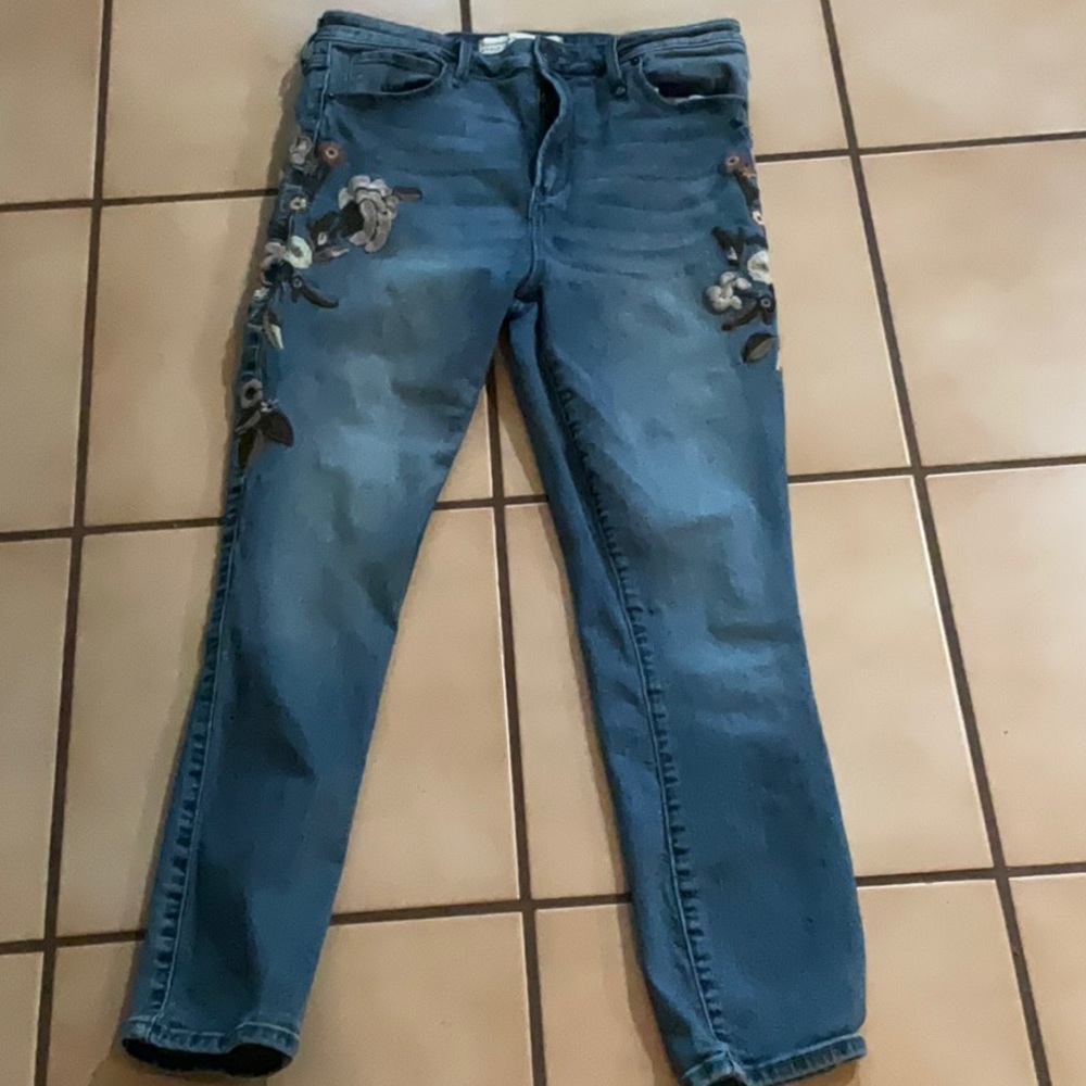 Abercrombie and Fitch ankle jeans